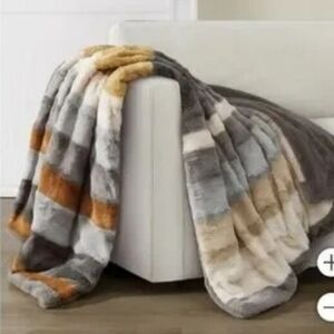 Brooklyn Loom Ultra Soft Stripe Throw, brand new